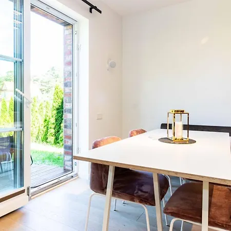 The Tourist 2bd/2bh Apt, Terrace+parking, By Cohost