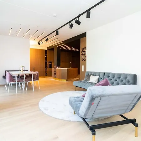 The Tourist 2bd/2bh Apt, Terrace+parking, By Cohost 公寓 *
