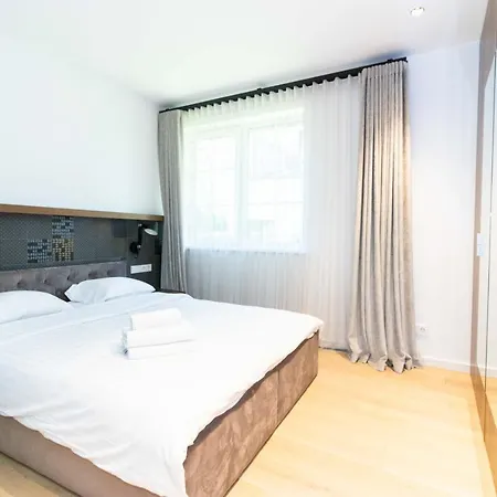 The Tourist 2bd/2bh Apt, Terrace+parking, By Cohost * Klaipeda