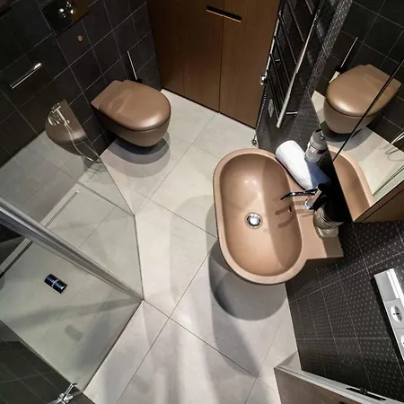 Butas The Tourist 2bd/2bh Apt, Terrace+parking, By Cohost *