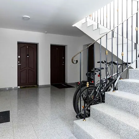 Butas The Tourist 2bd/2bh Apt, Terrace+parking, By Cohost