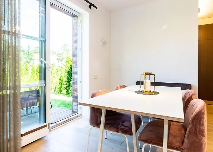 The Tourist 2bd/2bh Apt, Terrace+parking, By Cohost