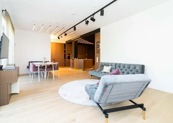 The Tourist 2bd/2bh Apt, Terrace+parking, By Cohost 公寓 *