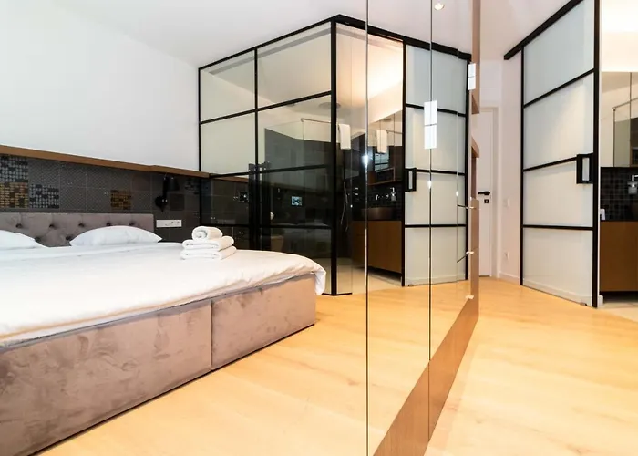 The Tourist 2bd/2bh Apt, Terrace+parking, By Cohost 克莱佩达