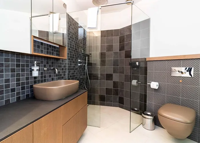 The Tourist 2bd/2bh Apt, Terrace+parking, By Cohost 公寓 克莱佩达